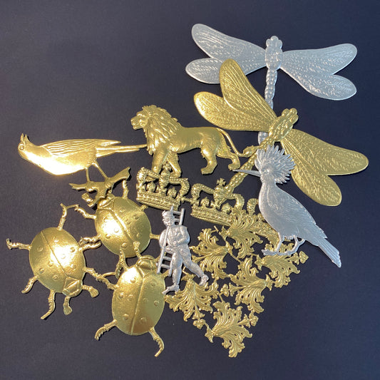Ornamente aus Pappe