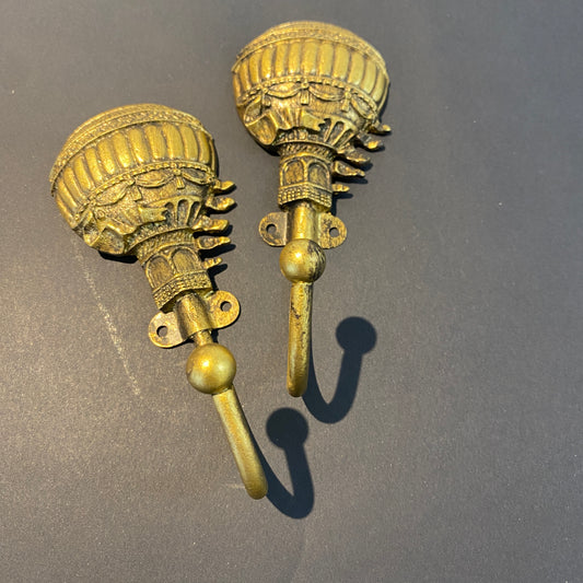 Haken aus Messing