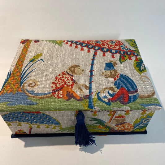 Schatzkiste Stoff klein – Affen in der Sonne