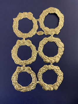 Ornamente aus Pappe