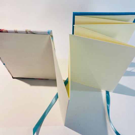 Leporello - Koi (Manuel Canovas)