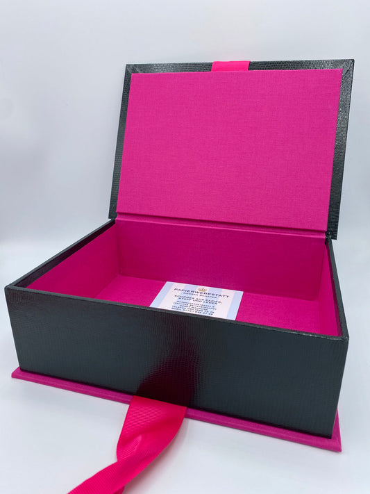 Schatzkiste aus Leder